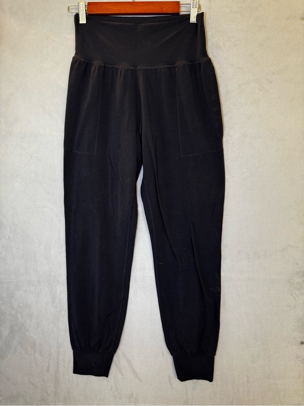 Athleta Salutation Jogger S Petite Black High Rise Yoga Pants 2609114